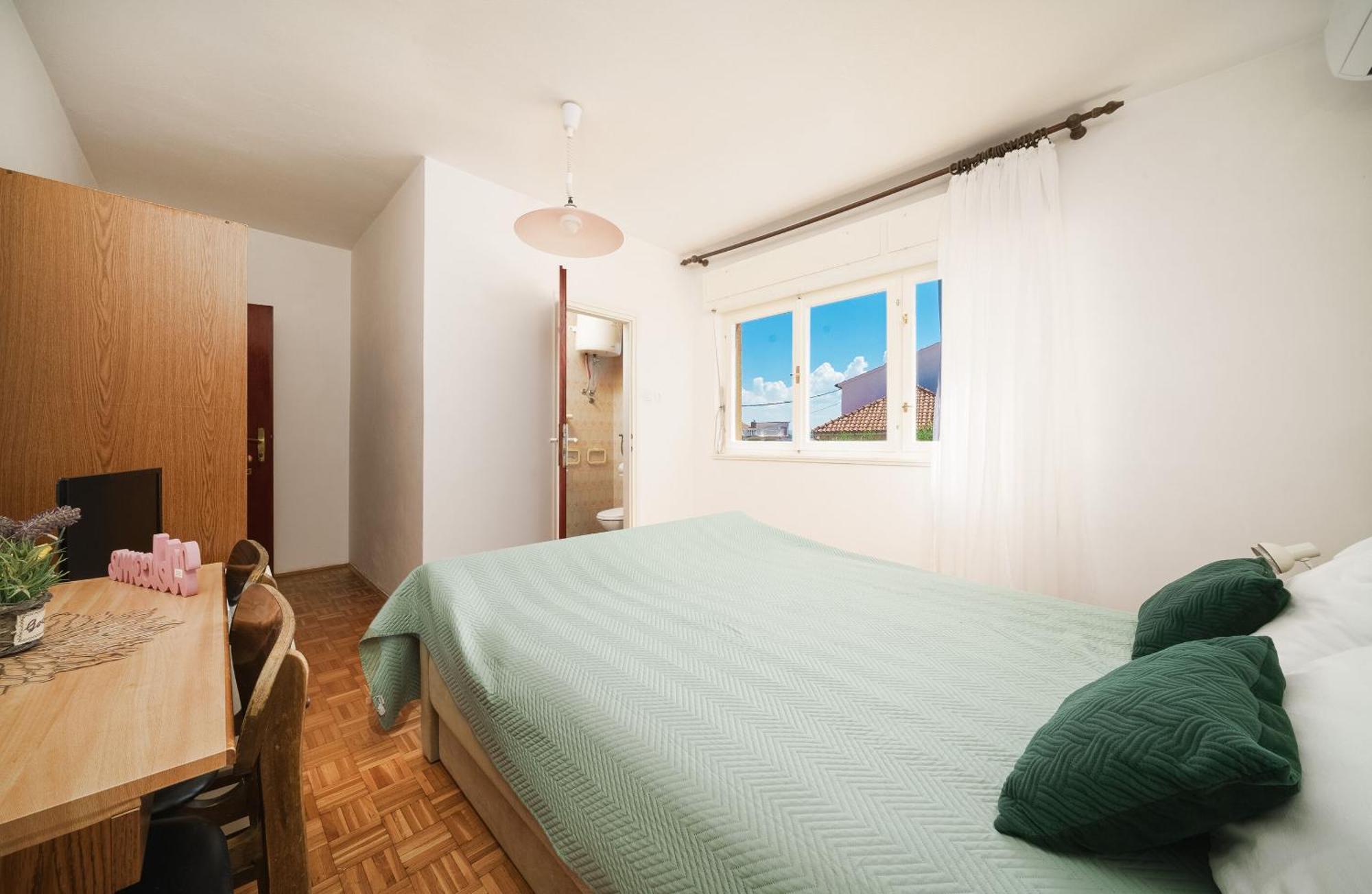 Apartment And Rooms Mrkovic Vodice Extérieur photo