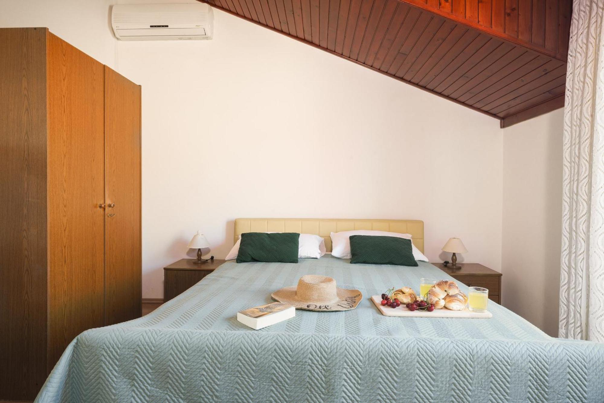 Apartment And Rooms Mrkovic Vodice Extérieur photo