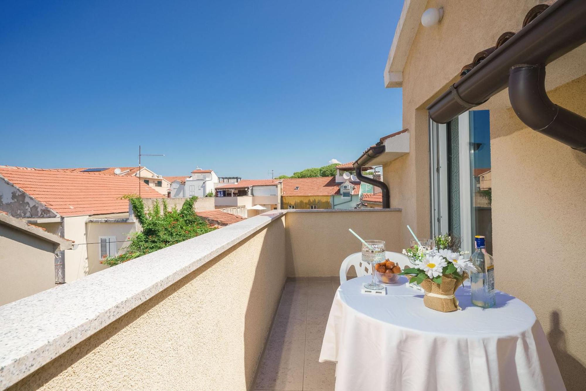 Apartment And Rooms Mrkovic Vodice Extérieur photo
